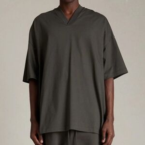 NWT FEAR OF GOD ESSENTIALS V-Neck T-shirt Ink Sz XL